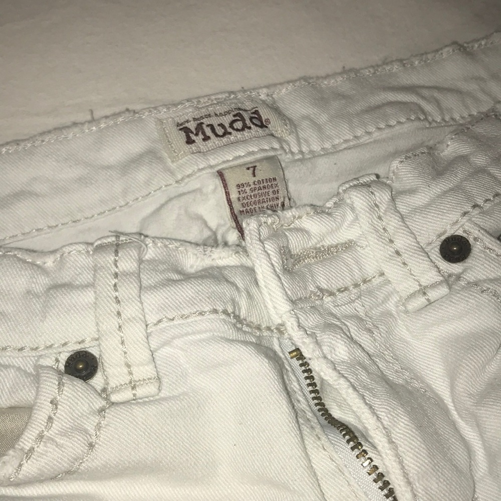 White Capris Jeans